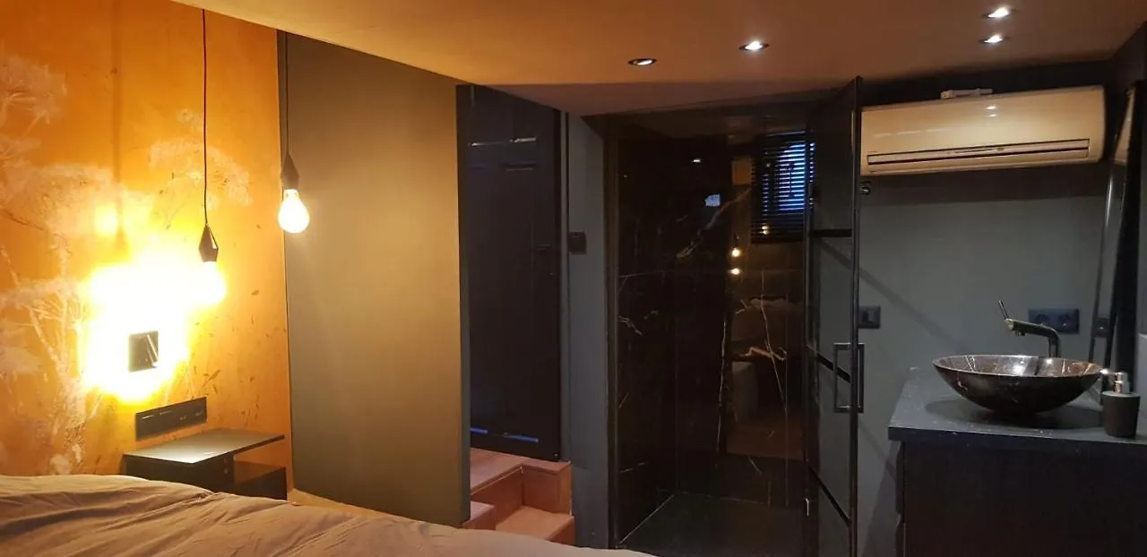 Hotel Euphrate Houseboat Amsterdam Niederlande