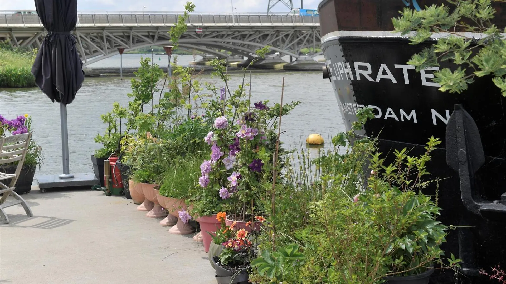 Botel Hotel Euphrate Houseboat Amsterdam